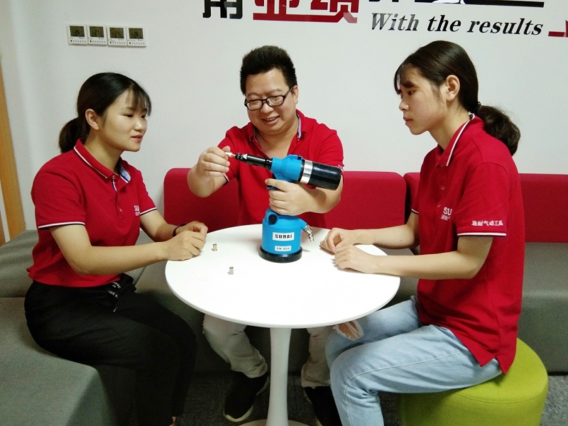 香蕉APP下载视频气动工具产品交流培训会现场