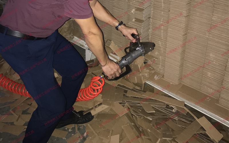 台湾香蕉APP下载视频清废机纸箱使用