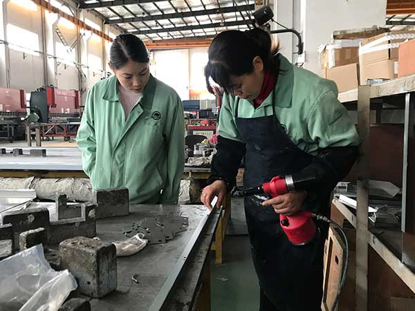 客户使用香蕉APP下载视频香蕉视频色情APP现场