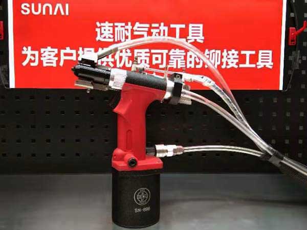 香蕉APP下载视频全自动铆接设备