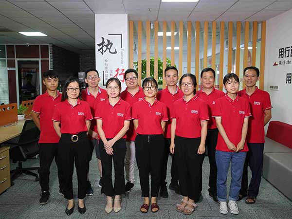 香蕉APP下载视频气动工具公司员工合照