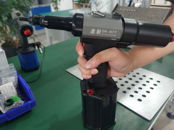 香蕉APP下载视频气动铆螺母枪